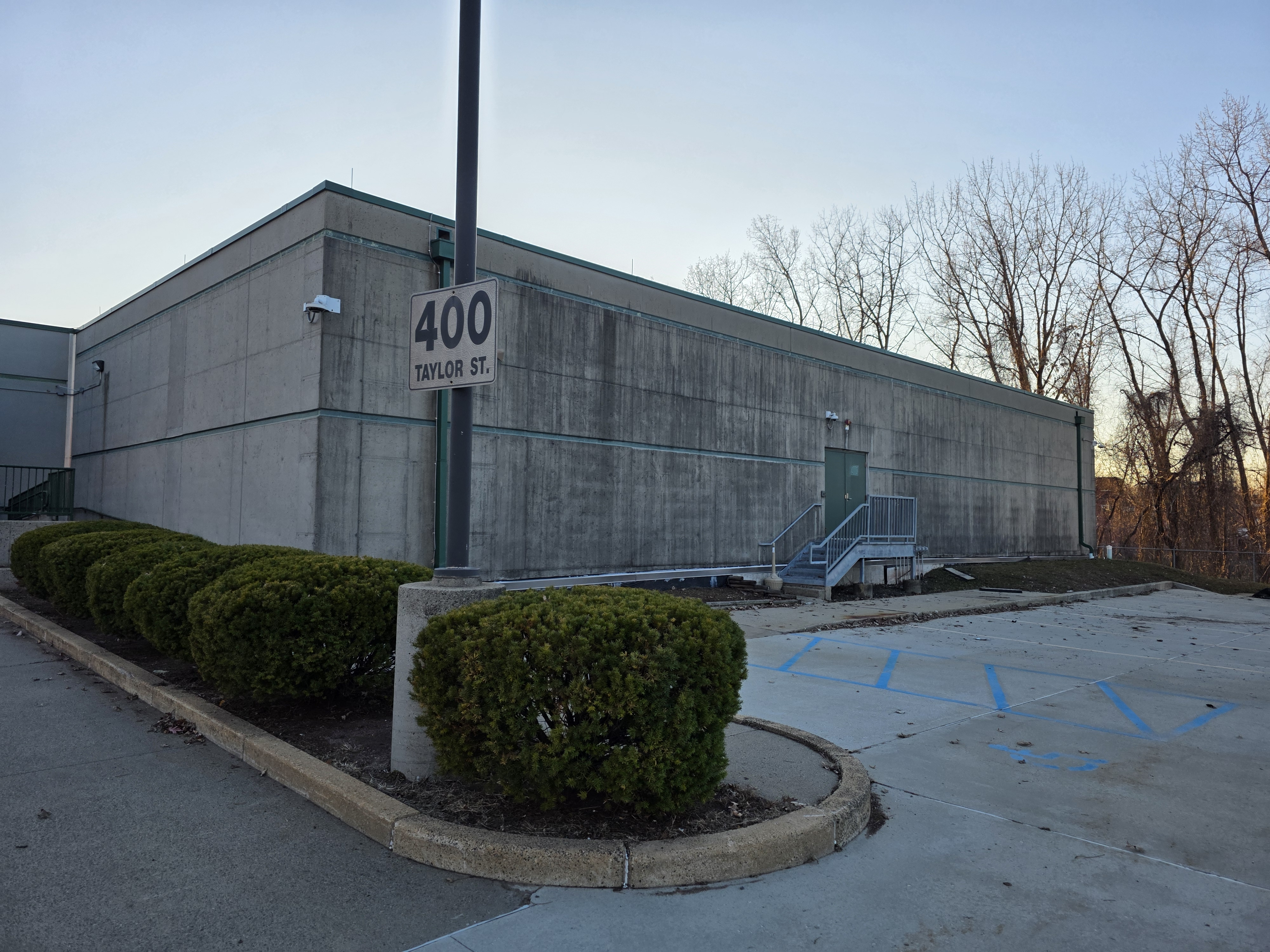 400 Taylor Street exterior
